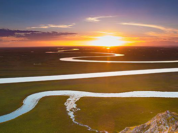 【探索中國自由行】最美北疆~獨庫公路、阿勒泰、禾木村、喀納斯湖、巴音布魯克、天山風光13天【南方/中國國際、桃園出發】