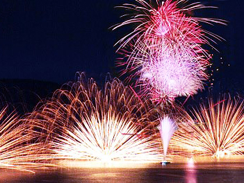 【星心假期】繽紛煙火雙溫泉北海道五日（函館朝市、五稜郭夢幻星、洞爺湖花火觀賞船、小樽運河、伊達時代村、三大螃蟹吃到飽）